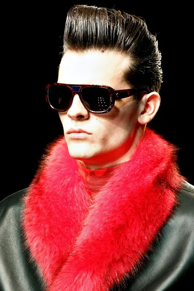 Look 19